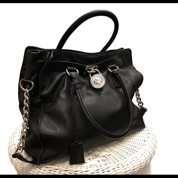 Michael Kors Handbags - Michael Kors Black leather Hamilton purse